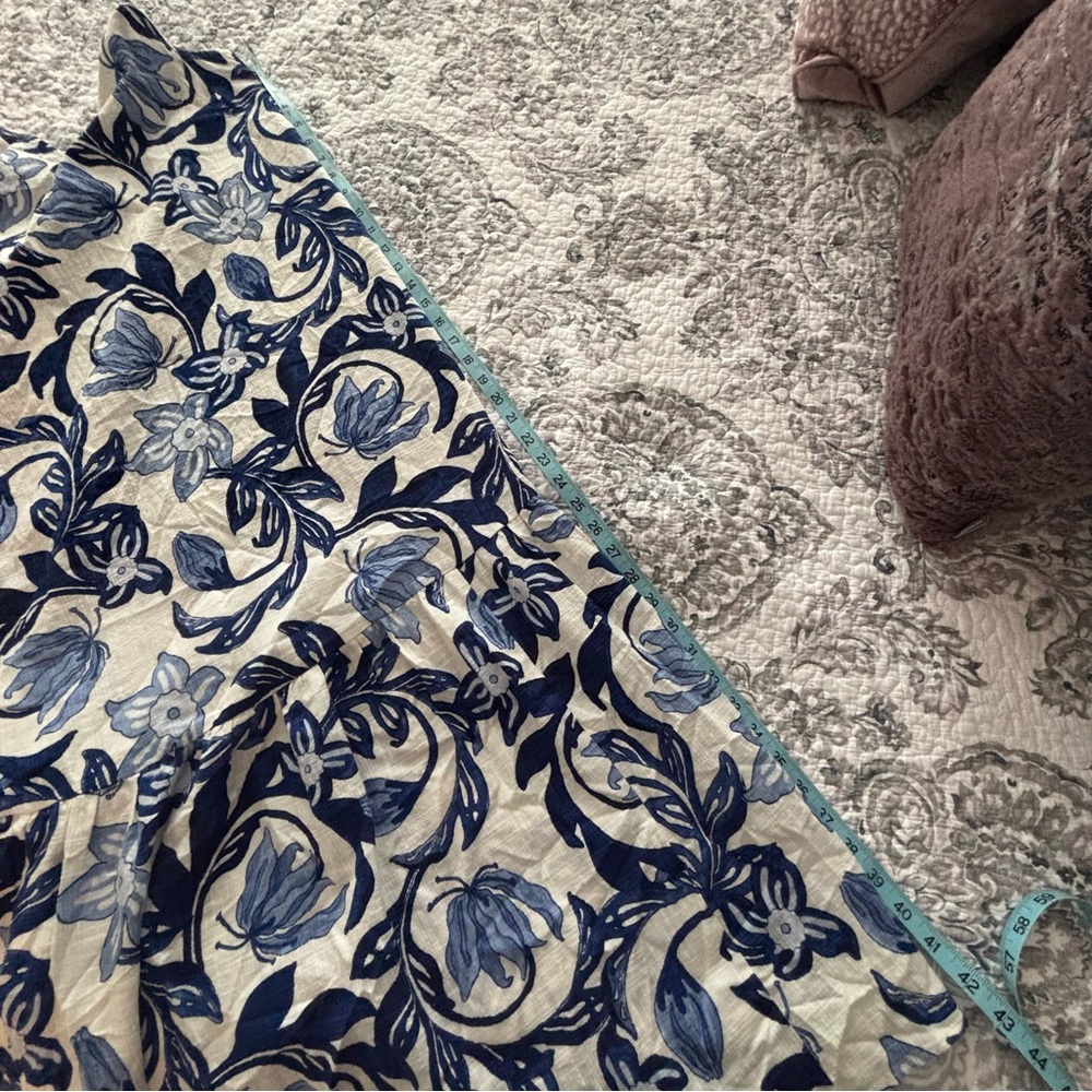 H&M Blue and White Floral Maxi Dress. Size Medium - Picture 9 of 10